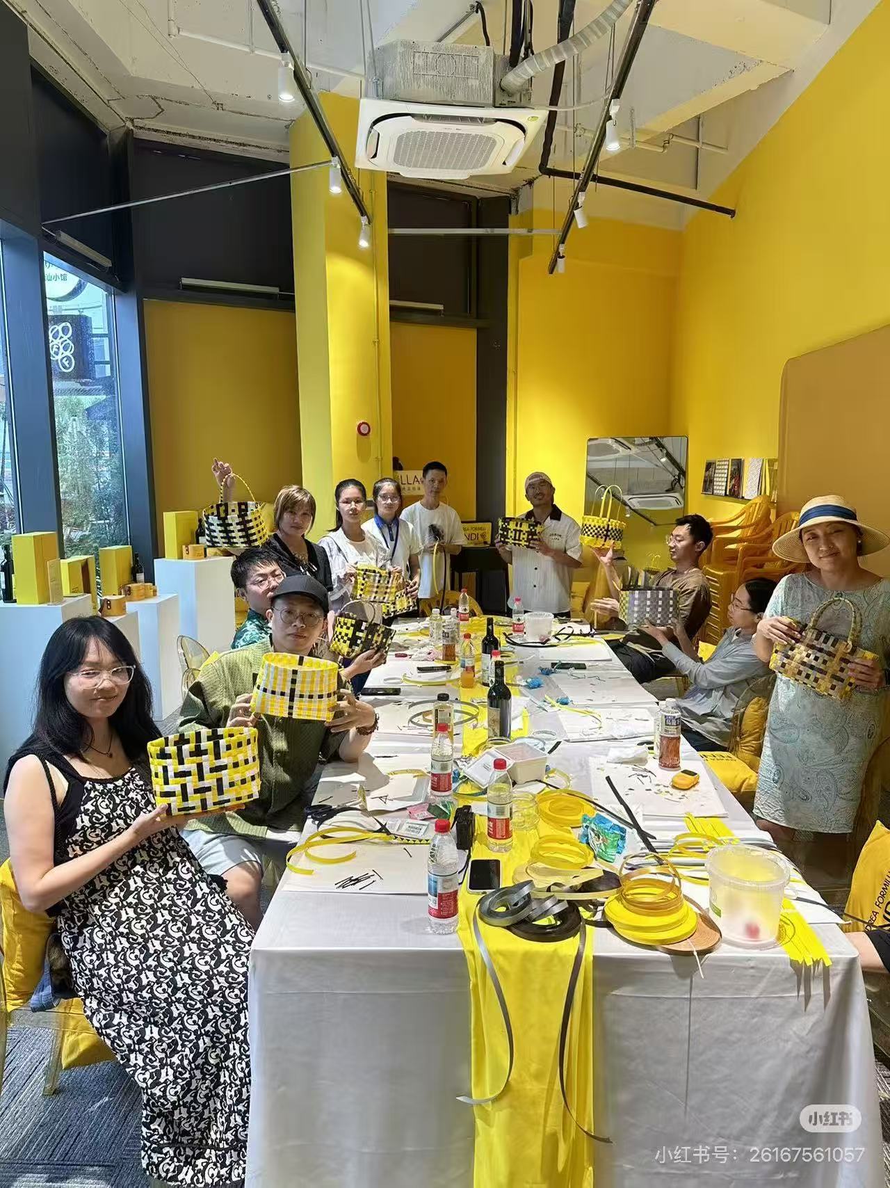 Fendi 风格双色编织酒包制作空间活动现场
